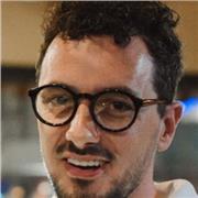 Dynamischer Englischlehrer mit umfangreicher Unterrichtserfahrung!